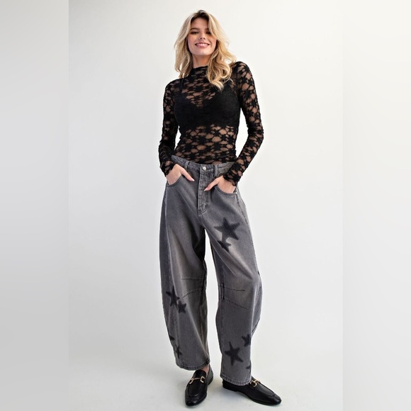 Easel “Stargazer Barrels” Baggy Barrel Jeans | Black Denim - Picture 4 of 6